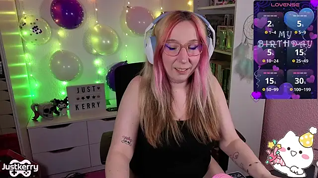 Snapshot of JustKerry chatting on November 2025 06:57:01 PM JustKerry online show from November 2025 06:57:01 PM