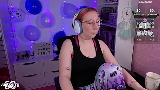 Snapshot of JustKerry chatting on November 2025 08:47:01 AM JustKerry online show from November 2025 08:47:01 AM