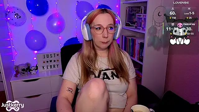 Snapshot of JustKerry chatting on November 2025 01:00:02 PM JustKerry online show from November 2025 01:00:02 PM