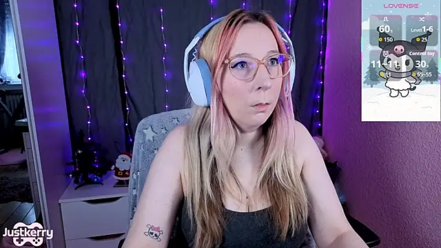 Snapshot of JustKerry chatting on December 2025 09:58:02 AM JustKerry online show from December 2025 09:58:02 AM