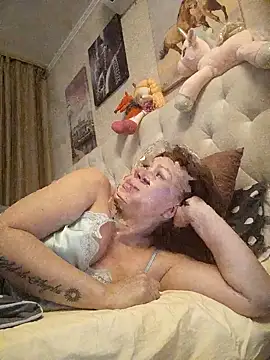 Snapshot of ROXOLANAA_SEXY chatting on November 2025 02:33:01 PM ROXOLANAA SEXY online show from November 2025 02:33:01 PM