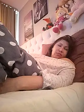 Snapshot of ROXOLANAA_SEXY chatting on December 2025 08:23:01 AM ROXOLANAA SEXY online show from December 2025 08:23:01 AM