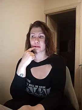 Snapshot of ROXOLANAA_SEXY chatting on December 2025 07:53:02 PM ROXOLANAA SEXY online show from December 2025 07:53:02 PM