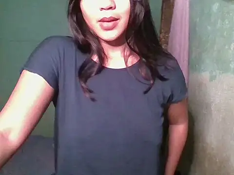 Snapshot of _smiling4u_ chatting on December 2025 08:23:01 AM smiling4u online show from December 2025 08:23:01 AM