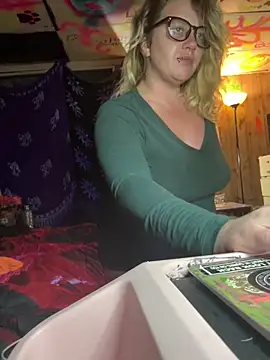 TrashleyRosebud online show from November 2025 08:58:01 AM