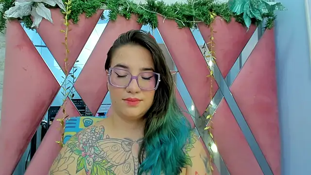 Snapshot of DEVA_BLUE_ chatting on January 2025 07:13:02 AM DEVA BLUE  online show from January 2025 07:13:02 AM