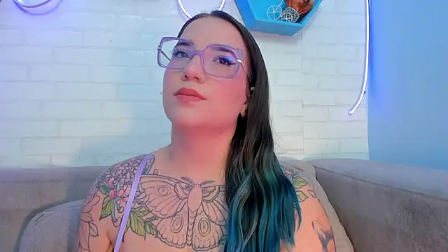 Snapshot of DEVA_BLUE_ chatting on January 2025 05:02:02 AM DEVA BLUE  online show from January 2025 05:02:02 AM