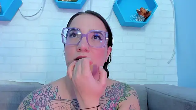 Snapshot of DEVA_BLUE_ chatting on January 2025 08:04:01 AM DEVA BLUE  online show from January 2025 08:04:01 AM