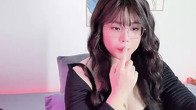   Lyly   online show from December 2025 02:10:02 AM