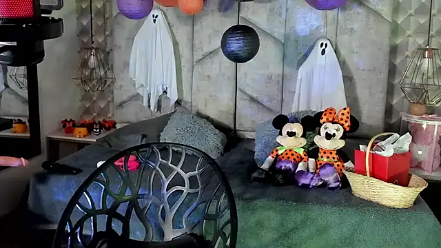 NiicolleMiller online show from October 2025 11:38:01 PM