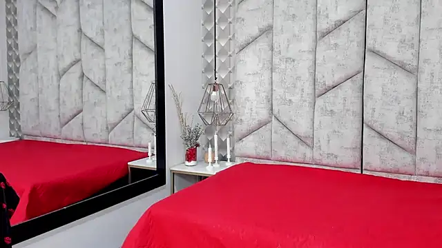 NiicolleMiller online show from December 2025 05:18:02 PM