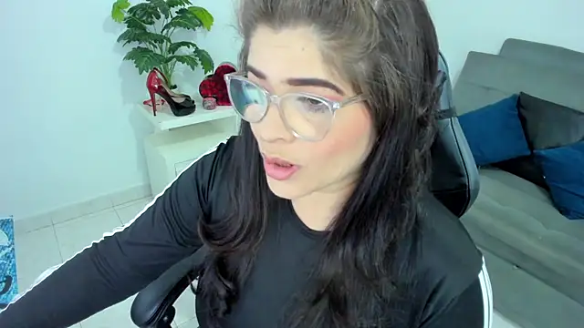 Snapshot of BellaFlaming chatting on March 2025 10:10:02 AM BellaFlaming online show from March 2025 10:10:02 AM