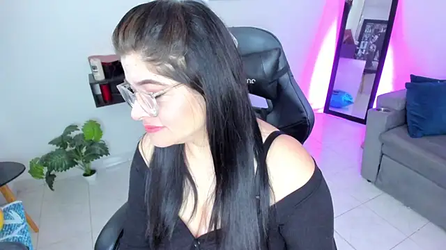 Snapshot of BellaFlaming chatting on September 2025 11:11:01 AM BellaFlaming online show from September 2025 11:11:01 AM