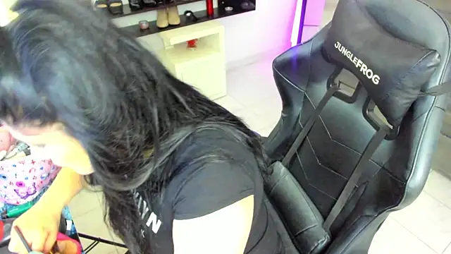 BellaFlaming online show from November 2025 11:22:01 AM