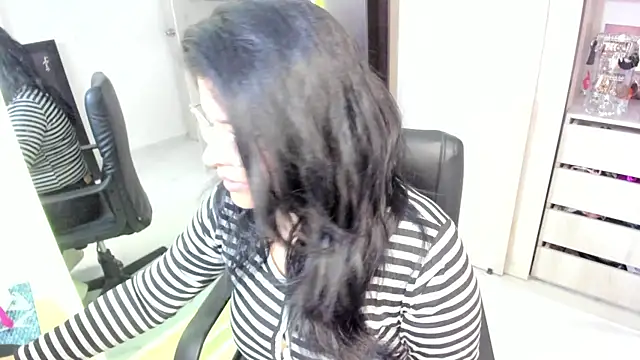 Snapshot of BellaFlaming chatting on June 2026 10:27:02 AM BellaFlaming online show from June 2026 10:27:02 AM