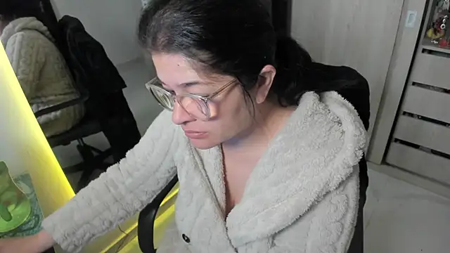 Snapshot of BellaFlaming chatting on July 2026 11:01:02 AM BellaFlaming online show from July 2026 11:01:02 AM