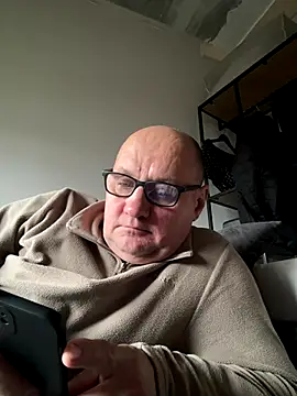 Snapshot of vanjbi45 chatting on October 2025 09:17:01 AM vanjbi45 online show from October 2025 09:17:01 AM