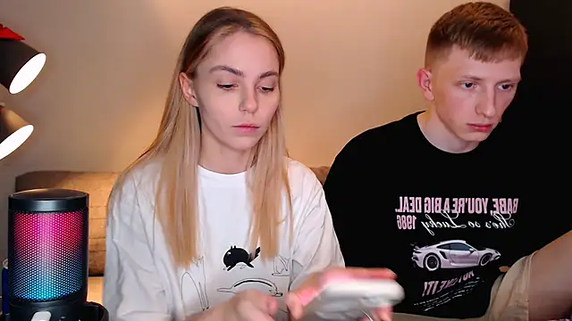 juliaanddima online show from October 2025 10:28:02 PM