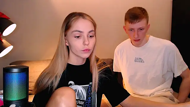 juliaanddima online show from October 2025 09:42:02 PM