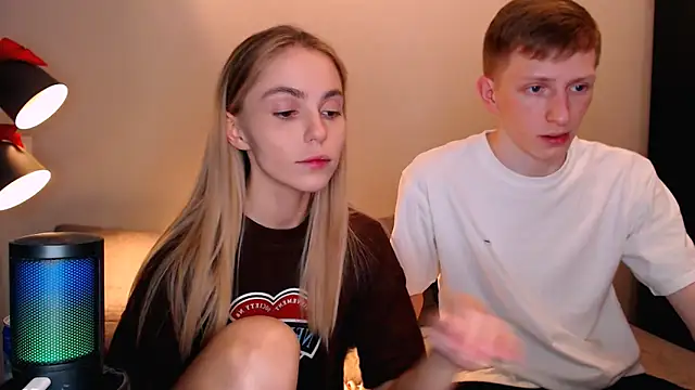 juliaanddima online show from November 2025 10:10:02 PM