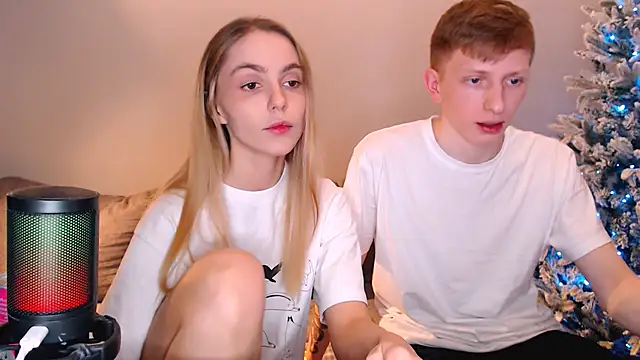 Snapshot of juliaanddima chatting on January 2026 10:24:01 PM juliaanddima online show from January 2026 10:24:01 PM