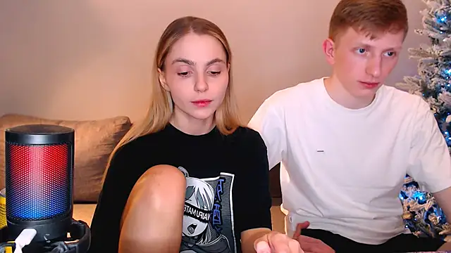 Snapshot of juliaanddima chatting on January 2026 10:46:01 PM juliaanddima online show from January 2026 10:46:01 PM