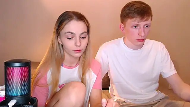 Snapshot of juliaanddima chatting on January 2026 10:41:02 PM juliaanddima online show from January 2026 10:41:02 PM