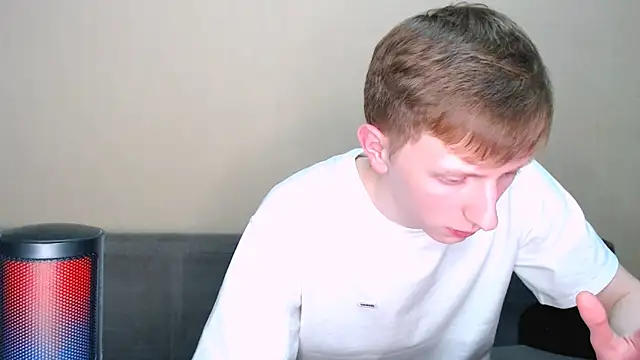 Snapshot of juliaanddima chatting on February 2026 11:42:02 PM juliaanddima online show from February 2026 11:42:02 PM