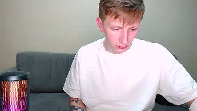 Snapshot of juliaanddima chatting on February 2026 11:43:01 PM juliaanddima online show from February 2026 11:43:01 PM