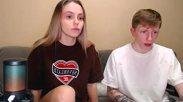 Snapshot of juliaanddima chatting on February 2026 11:12:02 PM juliaanddima online show from February 2026 11:12:02 PM