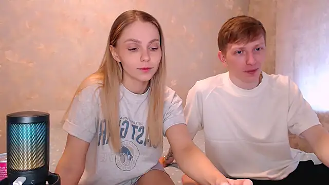 Snapshot of juliaanddima chatting on February 2026 07:10:02 AM juliaanddima online show from February 2026 07:10:02 AM