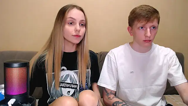 Snapshot of juliaanddima chatting on February 2026 10:41:02 PM juliaanddima online show from February 2026 10:41:02 PM