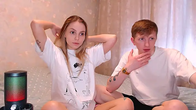 Snapshot of juliaanddima chatting on March 2026 07:59:01 AM juliaanddima online show from March 2026 07:59:01 AM