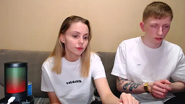 Snapshot of juliaanddima chatting on March 2026 10:15:01 PM juliaanddima online show from March 2026 10:15:01 PM