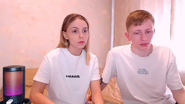 Snapshot of juliaanddima chatting on March 2026 07:22:02 AM juliaanddima online show from March 2026 07:22:02 AM