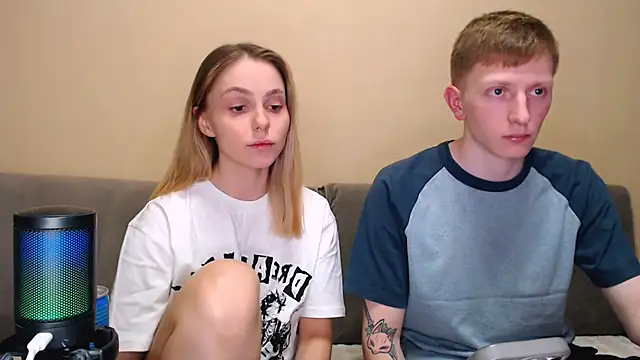 Snapshot of juliaanddima chatting on March 2026 10:25:02 PM juliaanddima online show from March 2026 10:25:02 PM