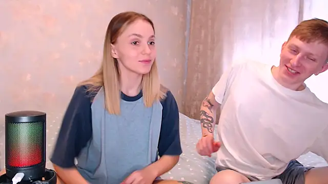 Snapshot of juliaanddima chatting on April 2026 08:26:01 AM juliaanddima online show from April 2026 08:26:01 AM