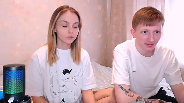 Snapshot of juliaanddima chatting on April 2026 07:58:02 AM juliaanddima online show from April 2026 07:58:02 AM