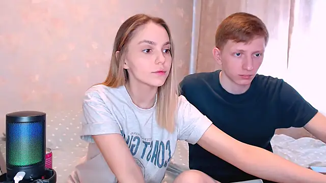 Snapshot of juliaanddima chatting on April 2026 08:08:01 AM juliaanddima online show from April 2026 08:08:01 AM