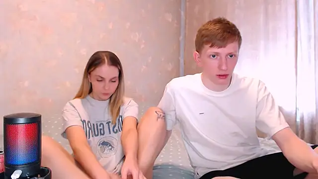 Snapshot of juliaanddima chatting on April 2026 07:42:02 AM juliaanddima online show from April 2026 07:42:02 AM