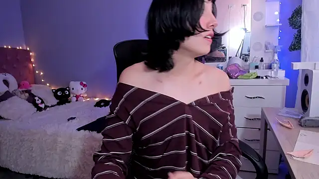 Room312  online show from December 2024 10:26:02 PM