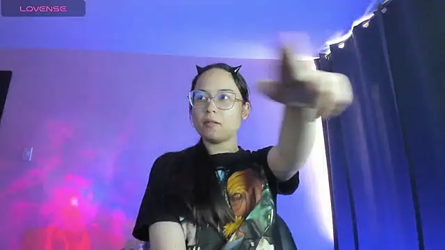 Snapshot of shantalc3rezo chatting on November 2025 08:43:02 PM shantalc3rezo online show from November 2025 08:43:02 PM