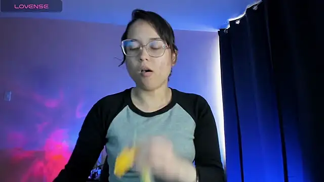 Snapshot of shantalc3rezo chatting on November 2025 08:31:01 PM shantalc3rezo online show from November 2025 08:31:01 PM