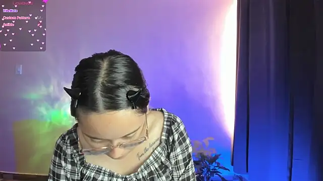 Snapshot of shantalc3rezo chatting on November 2025 06:07:02 PM shantalc3rezo online show from November 2025 06:07:02 PM