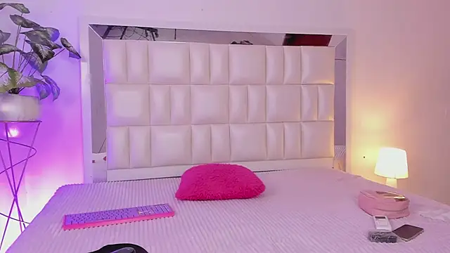 Snapshot of Anais_aradia chatting on December 2024 05:33:02 AM Anais aradia online show from December 2024 05:33:02 AM