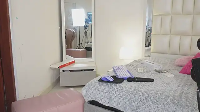 Snapshot of Anais_aradia chatting on March 2025 07:41:02 AM Anais aradia online show from March 2025 07:41:02 AM