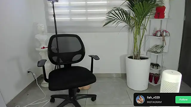 liah v online show from December 2024 09:28:01 PM