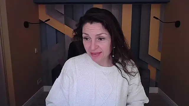 EllaLong online show from January 2026 12:31:02 PM