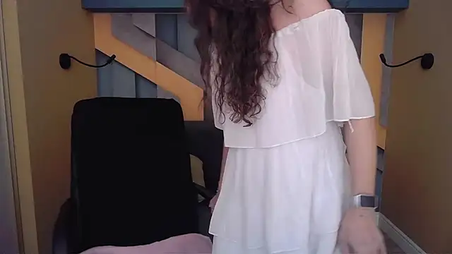 EllaLong online show from March 2026 12:22:01 PM