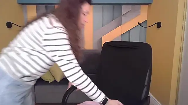 EllaLong online show from March 2026 12:33:11 PM